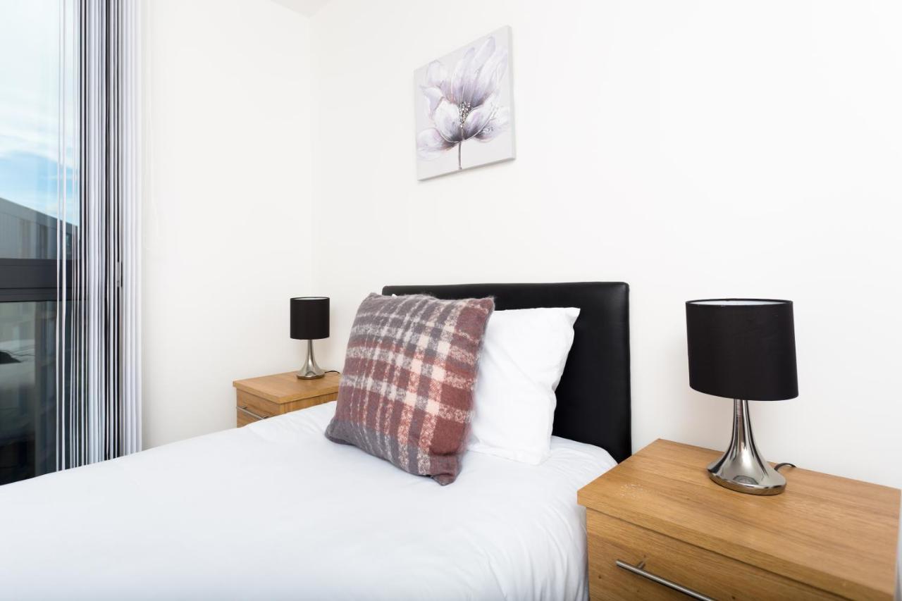 Absolute Stays On Essex - Chinatown - Hippodrome - Alexandra Theatre - Bull Ring - The Rep - B'Ham Intl Airport - Free Wifi - Free Parking - Contractors - Corporates 버밍엄 외부 사진